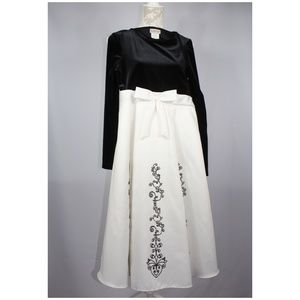 Black and Ivory Almost New Girls Dress